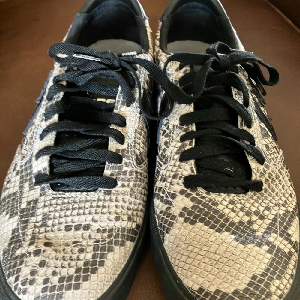 Men's Snakeskin Pattern Sneakers